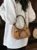 2026 Nuevo Bolso de Mano de Ante y Felpa Otoño Retro para Mujer, Bolso de Hombro Único Transversal de Alta Gama con Sentido de Meilade para el Trabajo