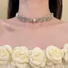 Gargantilha Choker Retro com Pedras Strass e Pérolas Artificiais, Corrente de Pescoço Dupla Camada com Toque de Luxo, Corrente de Clavícula para Mulheres