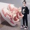 Tênis de Skate Esportivo Infantil da Moda 2026 Primavera/Outono Novos Estilosos Casuais Sola Macia Versátil Tênis Esportivo para Meninas Tendência