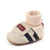 Zapatos y Calcetines para Bebés Recién Nacidos, Bloques de Color, Versátiles, Adecuados para Niños y Niñas de 0 a 1 Año, Antideslizantes, Cálidos, Zapatos para Caminar de Suela Suave