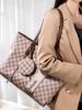 Bolsa de Ombro Grande Bolsa Tote Estampada de Alto Padrão Nova Popular de 2025 para Mulheres Bolsa Tote de Grande Capacidade Estampada