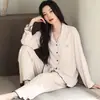 En stock 6040CVC contraste otoño nuevo manga larga pantalón largo pijama mujer dulce casual se puede usar fuera de casa ropa dos