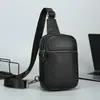 Bolsa de Peito de Couro Genuíno Venda Direta da Fábrica Bolsa Transversal de Couro Bovino Versátil Masculina para Viagem Esportes Bolsa de Ombro Frontal Peito Negócios Multiuso