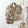 Uma geração de amostras de cabelo lenço estampado de algodão e linho para mulheres outono e inverno lenço macio e amigável à pele xale quente