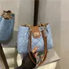 Bolso de Cadena Acolchado de Gran Capacidad para Mujer 2025 Verano Nuevo Bolso de Hombro Único para Axila Moda Nicho Casual para Viaje