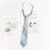 Accesorios para Camisa de Golpe Libre de Personas Estilo Japonés Corbata Azul Estilo Académico jk Patrón Perezoso Vestido Académico Lazo de Corbata Mano de Mujer dk