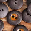 Botões de Osso de Boi Naturais Pontilhados Cinza e Preto com Design em Forma de Pão de Dois Furos para Suéteres, Jaquetas e Saias, Botões Retrô