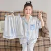 Pijama de Verão para Meninas, Seda Gelada 2026 Novo Modelo, Roupa de Casa Fina de Verão para Crianças, Conjunto de Três Peças de Manga Curta para Meninas