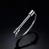 Pulsera de Acero de Titanio para Mujer con Diamantes, Versátil y de Nicho, Pulsera de Acero Inoxidable de Lujo Ligero que No se Descolora y se Puede Usar en la Ducha