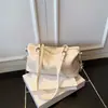 2026 Nova Bolsa Boston Estilo Coreano Retrô para Mulheres Couro Macio de Alta Qualidade Bolsa de Ombro Único Moda Versátil Bolsa Transversal