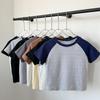Camiseta de Verão de Algodão com Estampa de Caranguejo de Cinco Painéis para Mulheres, Cor Color Block, Manga Curta, Caimento Normal nos Ombros, Emagrecedora, Top Curto para Casal Estudante