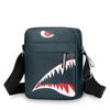 Bolsa de Ombro Masculina Pequena Mochila Marca Moderna Crossbody Grande Capacidade À Prova D' Água Pequena Mochila Leve Meninos Crossbody Bolsa Atacado