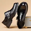 Zapatos de vestir de cuero para hombre transfronterizos, superficie suave de cuero genuino, zapatos formales casuales sin cordones, zapatos de hombre de cuero genuino con punta redonda y suela gruesa
