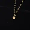 Cadena para Clavícula con Corazón Dorado de Moda Versátil Europea y Americana Cadena Personalizada Retro Cadena de Lujo Ligero de Nicho Collar de Corazón de Melocotón para Mujer