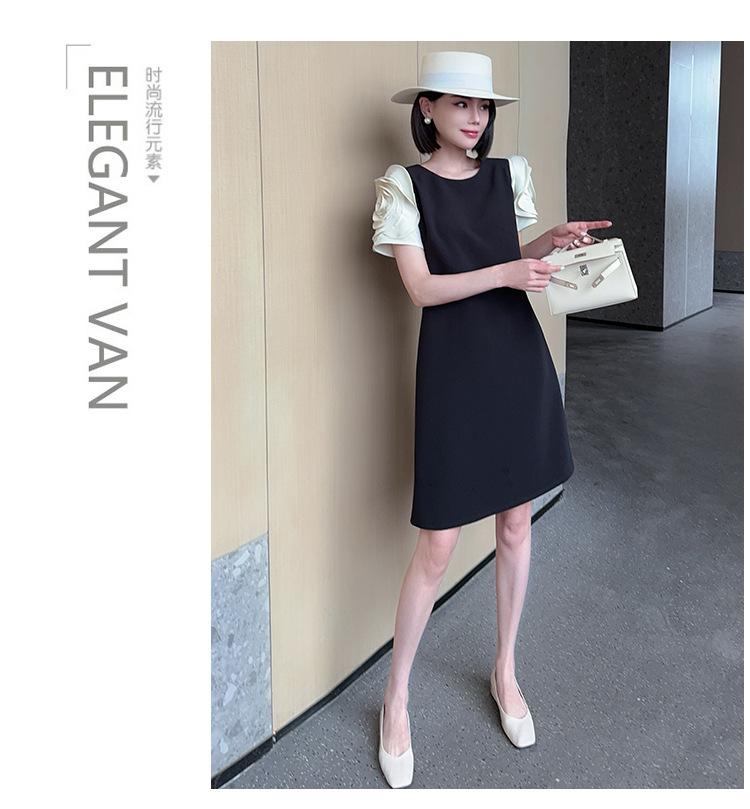 跨境淘货源分销2024春夏秋季裙子新款，街头潮流减龄小个子爆款欧货网红款，运动休闲运动气质休闲时尚流行新款春夏秋装，春夏秋装女装时尚套装女装春夏秋季套装女套装女女士运动服裙子单件连衣裙淑女风格女装时尚裙子盐系休闲女装2024百搭设计感小众洋气阿里国际站跨境采购Cross-border, online source, distribution 2024 spring and summer autumn, skirts, new styles, street trends, age reduction, small, explosive, European goods, network red, sports, leisure sports, temperament leisure, fashion popular, new spring and summer autumn clothing, spring and summer autumn women's clothing, fashion, suit women's clothing, suit women, women's sportswear, skirt single, dress, lady style, Women's fashion skirt, salt department, casual women's dress, 2024, everything, design sense, niche, foreign style, Ali International Station, cross-border procurement