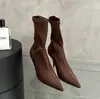 Venta al por mayor transfronteriza de elegantes botines de tacón alto con punta para mujer, nueva colección otoño/invierno 2026, versátiles y modernos, botas negras de corte ajustado