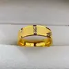 Anel da sorte em aço titânio para homens e mulheres, versão larga simples, anel banhado a ouro para o dedo indicador, anel personalizado de aço inoxidável de alta qualidade e luxo