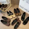 Zapatos Mary Jane Planos Versátiles de Punta Cuadrada para Mujer, Nuevo Estilo Otoño 2026, Mocasines Planos con Estampado de Leopardo Estilo Retro Francés