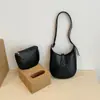 Bolso tipo cubo casual retro, minimalista y a la moda de estilo coreano, nueva colección otoño 2026, bolso de hombro/bolso cruzado de alta calidad para mujer