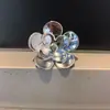 Pingentes de Sapato de Laço com Strass Prateado com Acabamento de Luxo, Apresentando Designs de Urso, Pérola e Coração, Presilhas de Sapato Integradas