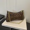 Nuevo bolso de hombro de alta calidad con estampado de leopardo vintage, cadena simple, versátil y elegante, otoño temprano 2026