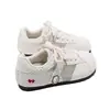 Tênis Brancos Respiráveis de Malha para Mulheres 2026 Verão Novo Bico Redondo Estilo Gato Sapatos de Treino Alemães Tênis Versáteis Coreanos para Estudantes para Mulheres