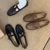 Sapatos Mary Jane Retrô, sapatos femininos, novo estilo coreano 2026, estilo britânico, fivela dourada, tira única, sapatos pequenos de couro, mocassins