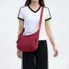 Bolsa de mano informal y sencilla de gran capacidad para mujer, nueva bolsa de hombro ligera y versátil 2026, bolso cruzado de nicho