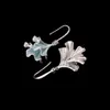Pendientes de Zirconia con Forma Irregular de Hoja de Ginkgo Azul Diseño para Mujer Pendientes Únicos de Nicho Pendientes Estilo Nuevo 2025