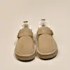 Botas de nieve de una sola pieza con suela de cuero, sin cordones, forradas de felpa, zapatos de algodón engrosados para mujer, nuevo invierno 2026, zapatos Birkenstock, zapatos para conducir