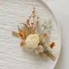Yi Yago 349 Suprimentos para Casamento Banquete Convidados Flores Artificiais Lapela do Noivo e da Noiva Flores de Mão Série Ouro Champagne
