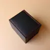 Fábrica en stock al por mayor caja de reloj de cuero PU caja de almacenamiento embalaje de joyería caja de regalo palabra LOGO dorado único