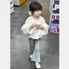 Conjunto Feminino com Blusa Floral de Manga Bufante, Novo Estilo Outono 2026, Corte Solto, Calça Versátil Estilosa Conjunto de Duas Peças