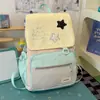 Mochila de solapa estilo universitario de dos tonos, suave, linda, femenina, baja saturación, estilo lindo, versátil para la escuela y salidas, bolso escolar