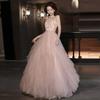 Vestido de noche de alta gama de plumas rosas con hombros descubiertos, lujo ligero nicho, vestido de brindis para compromiso, vestido de anfitrión para cumpleaños, vestido de actuación, primavera