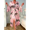 Conjunto de Pijama Estampa de Leopardo Robe Shorts Calça Longa Seda de Simulação Moda Feminina Roupa de Casa Pijamas Em Estoque Atacado
