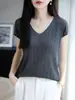 Camisa de seda gelada feminina de verão, fina, solta, casual, gola V vazada, manga curta, versátil, estilo francês, para usar em camadas
