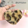 Muñecos para lanzar en bodas, llaveros de peluche, colgantes de muñecos para mochilas de mujer, pequeños regalos promocionales al por mayor
