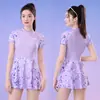 Traje de baño de dos piezas morado floral conservador adelgazante para mujer, fruncido en el busto pequeño, trajes de baño talla grande para aguas termales y playa
