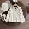 Conjunto de Outono para Meninas Novo Conjunto de Três Peças 2025 Estiloso Colete de Outono para Bebê Calça de Perna Larga Retro de Manga Longa