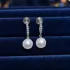 Aretes pequeños forma de espiral para mosquitos con microincrustaciones de circonita estilo francés para mujeres sin perforaciones, aretes versátiles de perla mabe redonda de lujo ligero