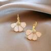 Brincos de flores Fivela de orelha feminina leve de luxo high-end 2024 Novo Explosivo Elegante Brincos de Nicho Brincos Brincos Exclusivos