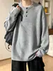 Camisa polo de manga comprida com estilo vintage, old-money, textura de tricô moderna, moletom estilo Henley, peça base de outono masculina, top com colarinho