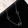 Moderna Cadena Larga de Trébol de Cuatro Hojas de la Suerte Collar Cadena para Suéter de Metal Accesorio de Lujo Ligero para Mujer 520 Regalo Transfronterizo