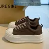 Zapatos Planos de Otoño 2026 Suela Gruesa Parte Superior de Cuero para Personas Bajas Aumentadores de Altura Versátiles Casuales Zapatos Deportivos con Cordones Blancos Mujer