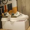 Zapatos de plataforma antideslizantes para hombre, de moda para las cuatro estaciones, para exteriores, de caña baja, con cordones, informales, de cuero blanco para estudiantes, para el cabello.