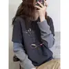 Camiseta de manga larga de forro polar cepillado a rayas, imitación de dos piezas para mujer, capa base engrosada, sofisticada parte superior gris oscuro para otoño