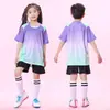 Conjunto de Uniforme de Futebol Infantil, Uniformes de Treinamento e Competição de Secagem Rápida e Respiráveis para Meninos e Meninas, Roupa Esportiva Personalizada de Manga Curta, Estilo Verão
