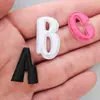 Patches de Tecido Bordados no Atacado Patches Bordados por Computador Letras Inglesas Brancas 26 Acessórios de Decoração para Roupas Patch Aplique