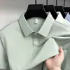 Camisa polo de camuflaje texturizada arrugada de lujo ligero para hombre, transpirable y cómoda, adecuada para profesionales de negocios jóvenes y de mediana edad, top tipo camiseta de manga corta 3